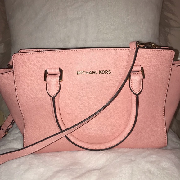 Michael Kors Handbags - Michael Kors Tote